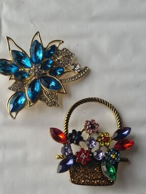 Flower Brooch Set